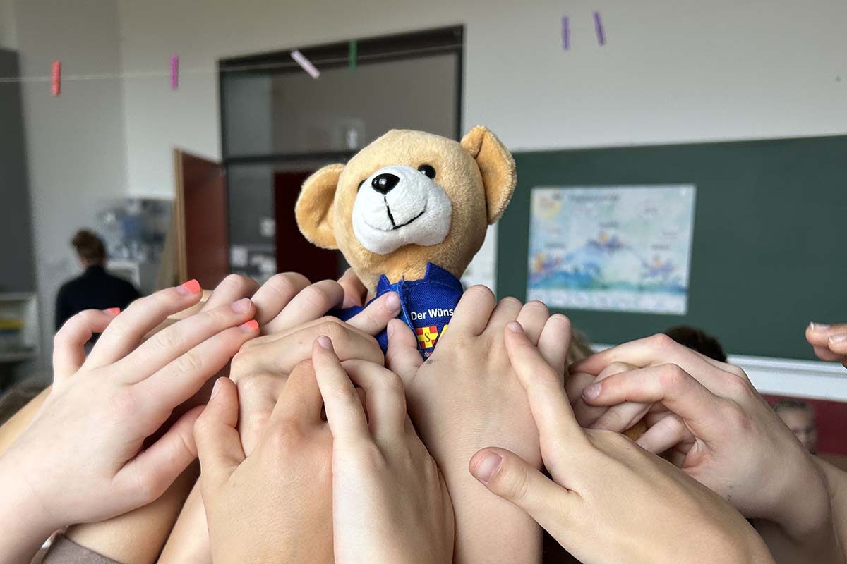 Über 500 € sammelten Schüler der Grundschule Kielortalle.jpg