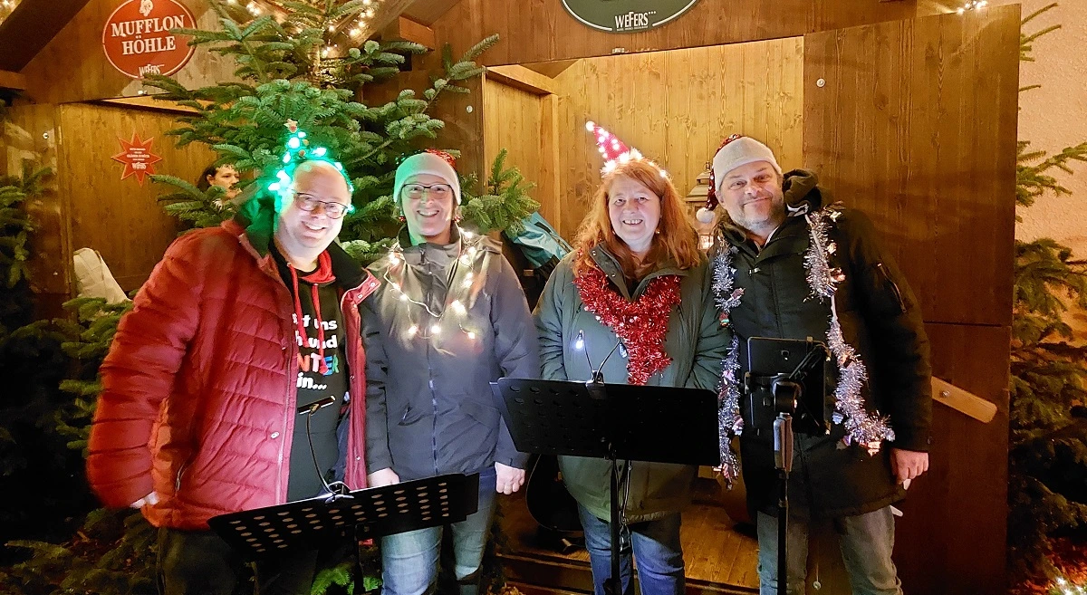 Spendenübergabe Wolters Weihnachts-Tour an den ASB-Wünschewagen Westfalen