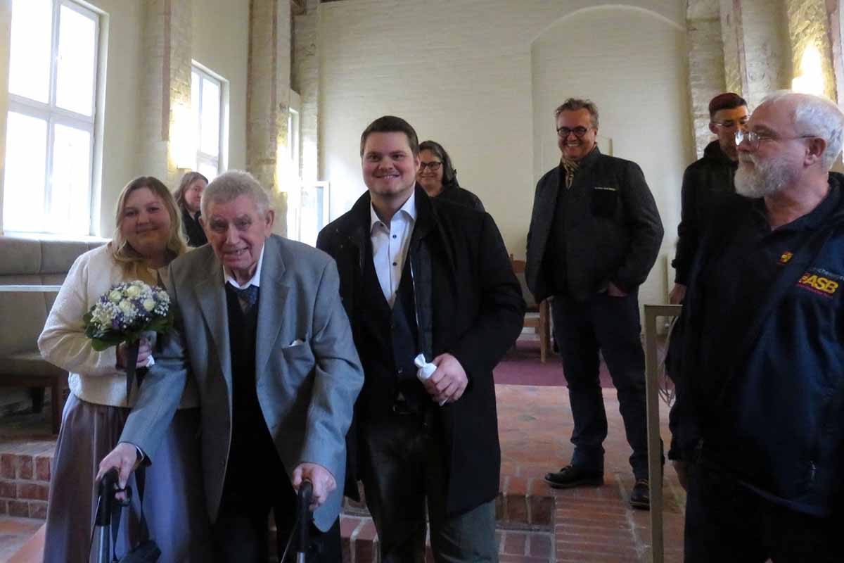 Wunschfahrt zur Hochzeit der Enkelin