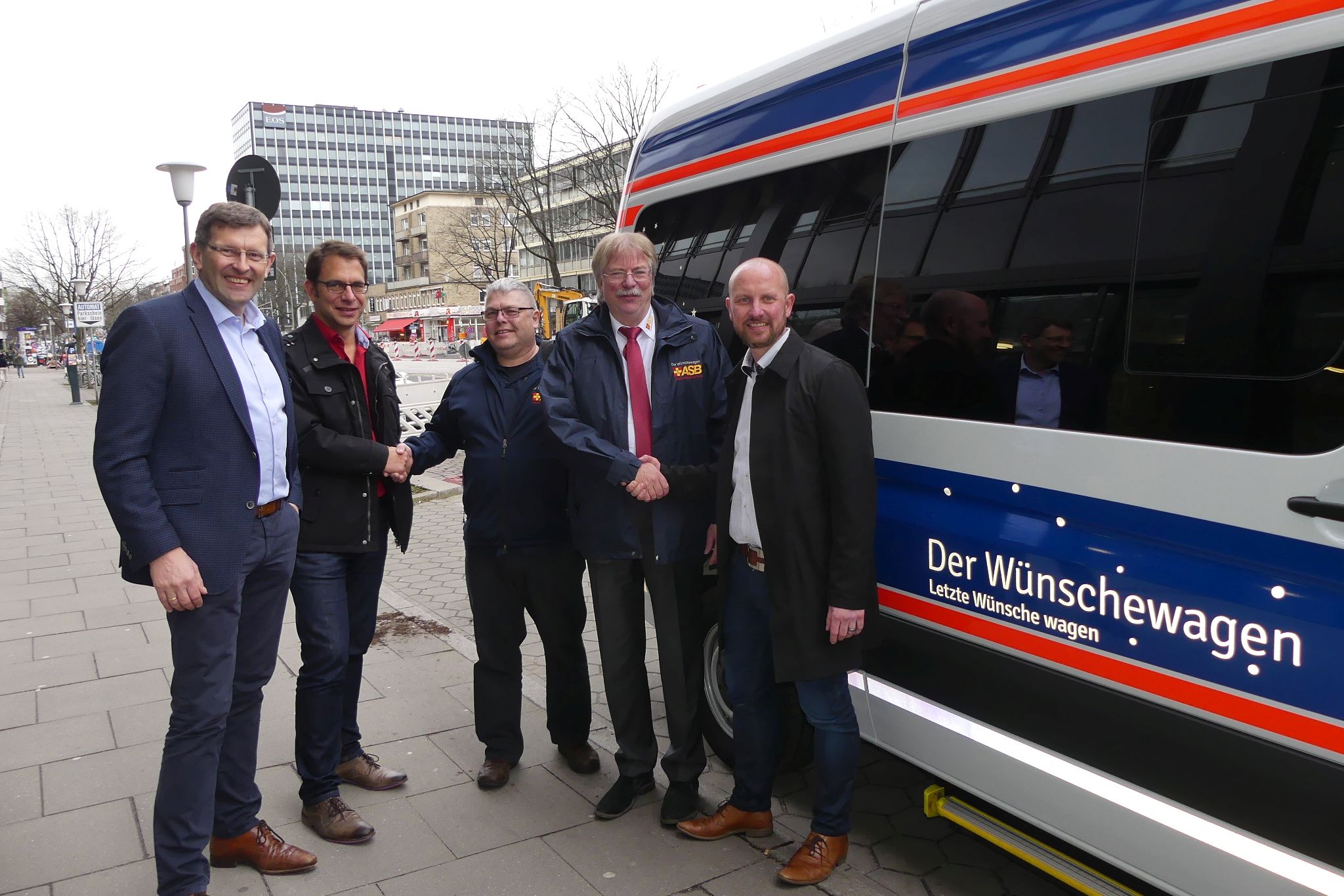 Wünschewagen-Hamburg-Letzte-Wünsche-wagen-ASB-Spende-EON.jpg