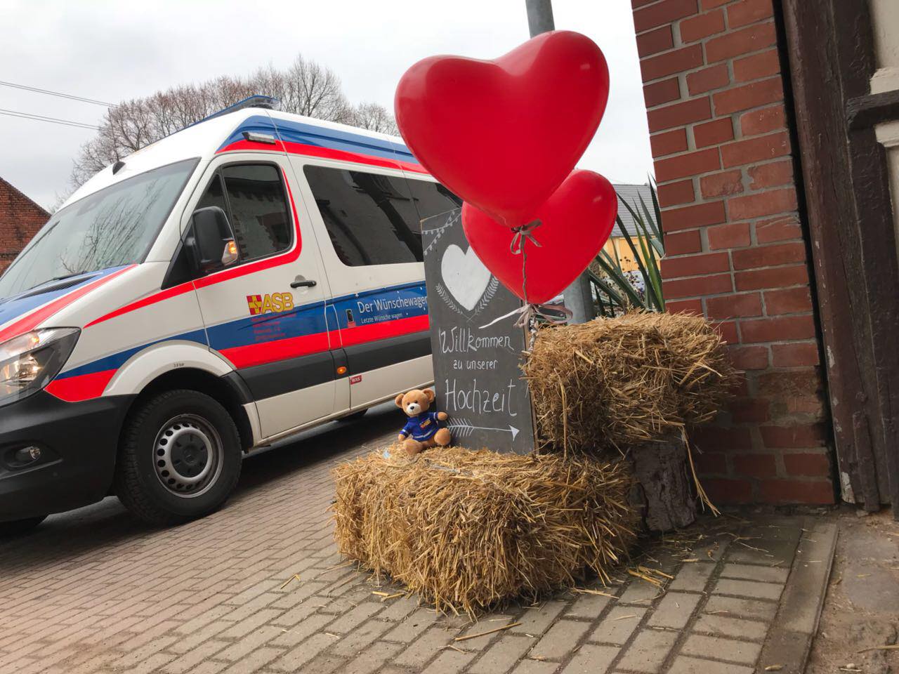 Wünschewagen-Niedersachsen-Hochzeit-Enkel-letze-Wüncshe-wagen2.jpg