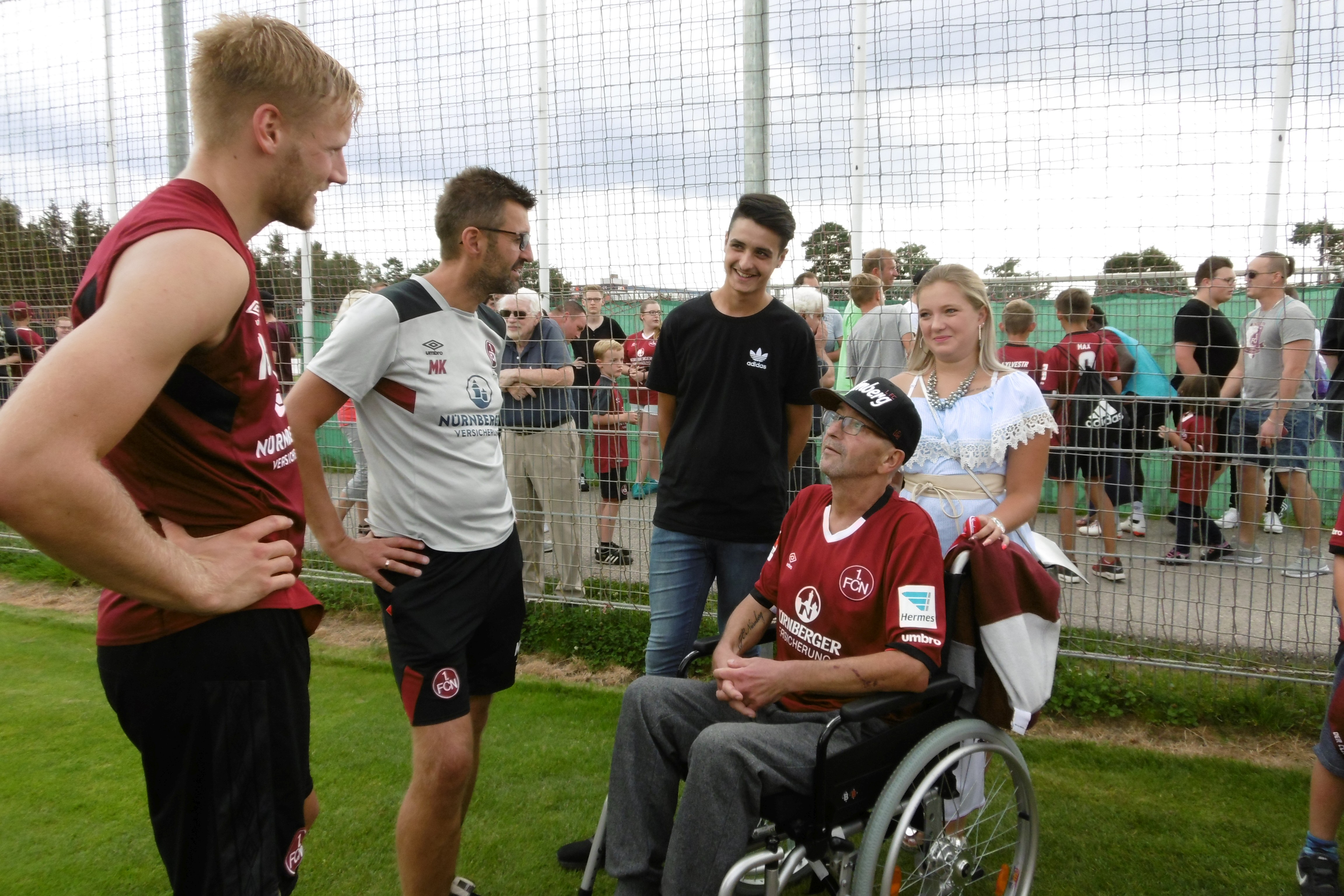 Den Lieblingsverein spielen sehen