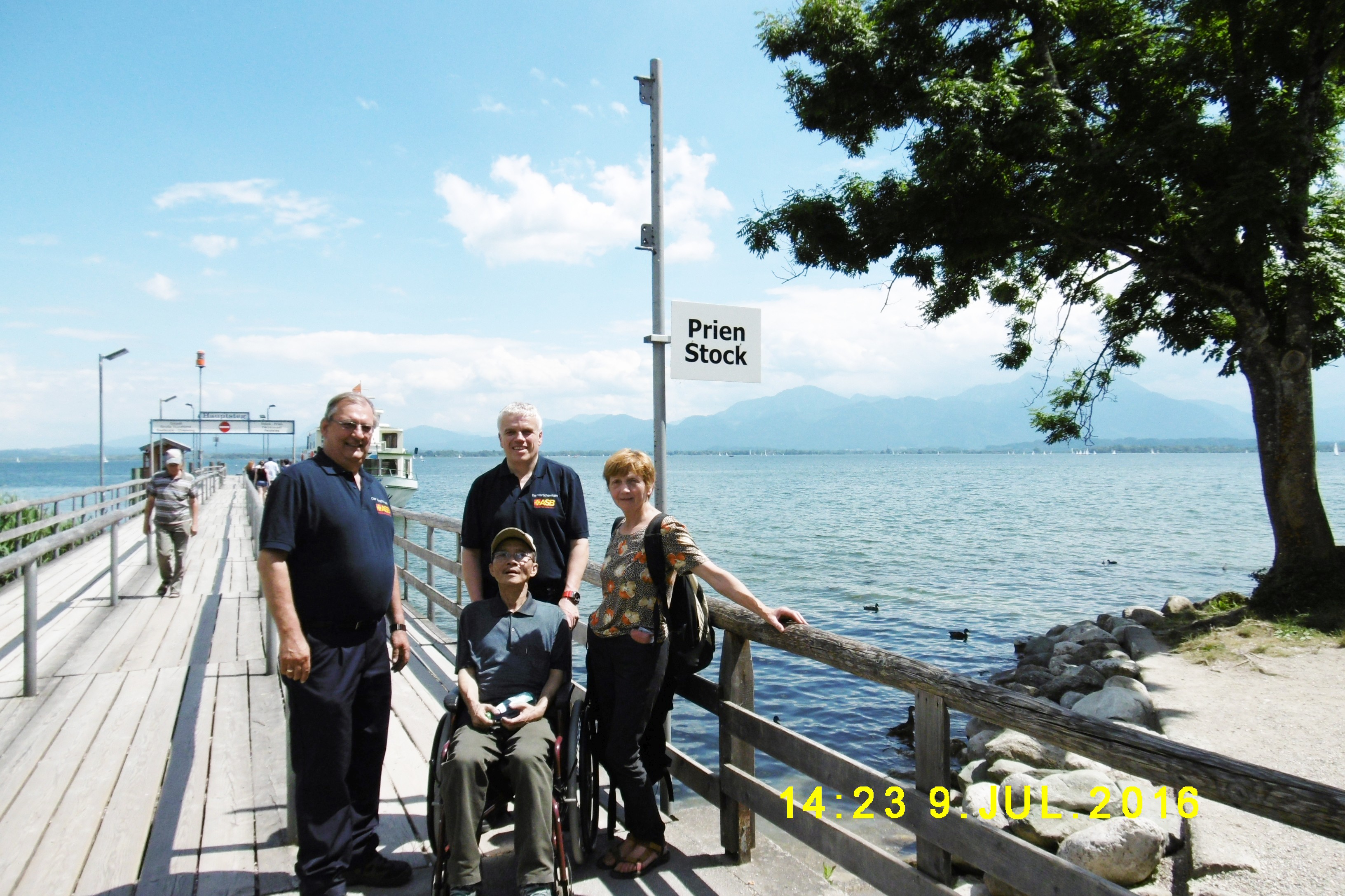 Einen Blick über den Chiemsee werfen