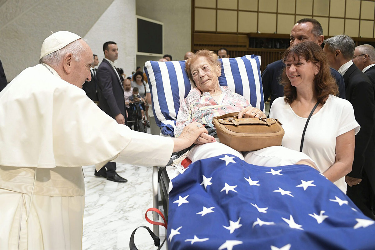 Einmal an einer Papstaudienz teilnehmen 