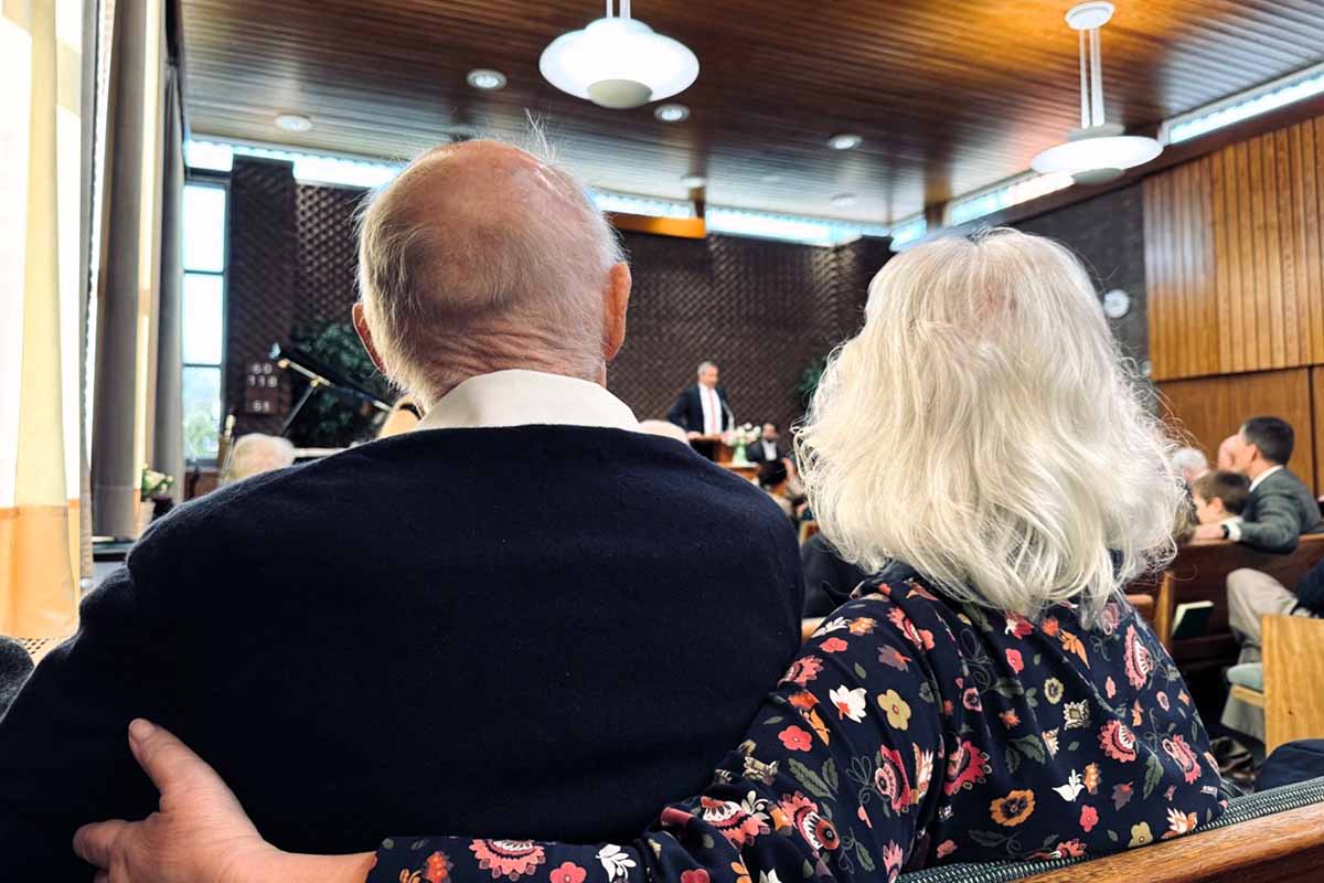 Noch einmal einen Gottesdienst in der vertrauten Gemeinde miterleben