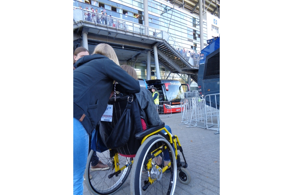 Wünschewagen-Hamburg-HSV-Fussball-Letzte-Wünsche-wagen2.jpg