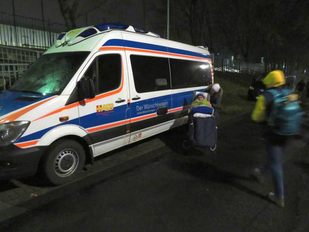 Wünschewagen-Sachsen-Adventssingen-in-Dresden-Letzte-Wünsche-wagen-1.jpg