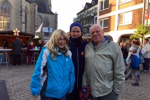 Karin auf dem Weihnachtsmarkt in Wesel.jpg