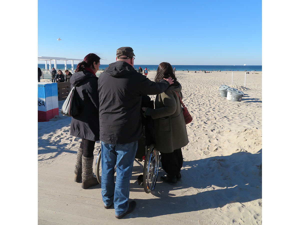 Familienzeit und Erinnerungen an der frühlingshaften Ostsee