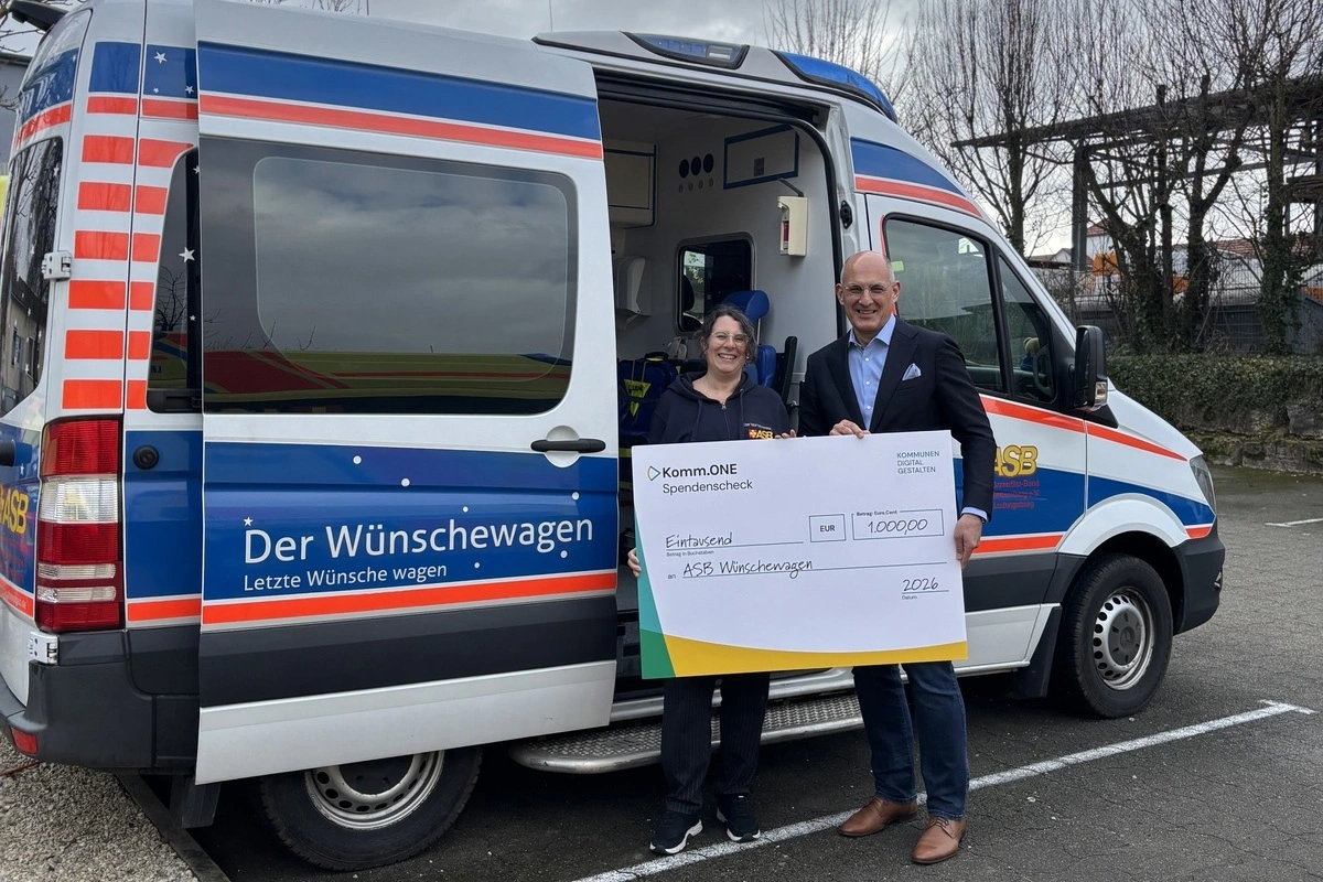 spendenübergabe_komm.one_IMG_4442.webp