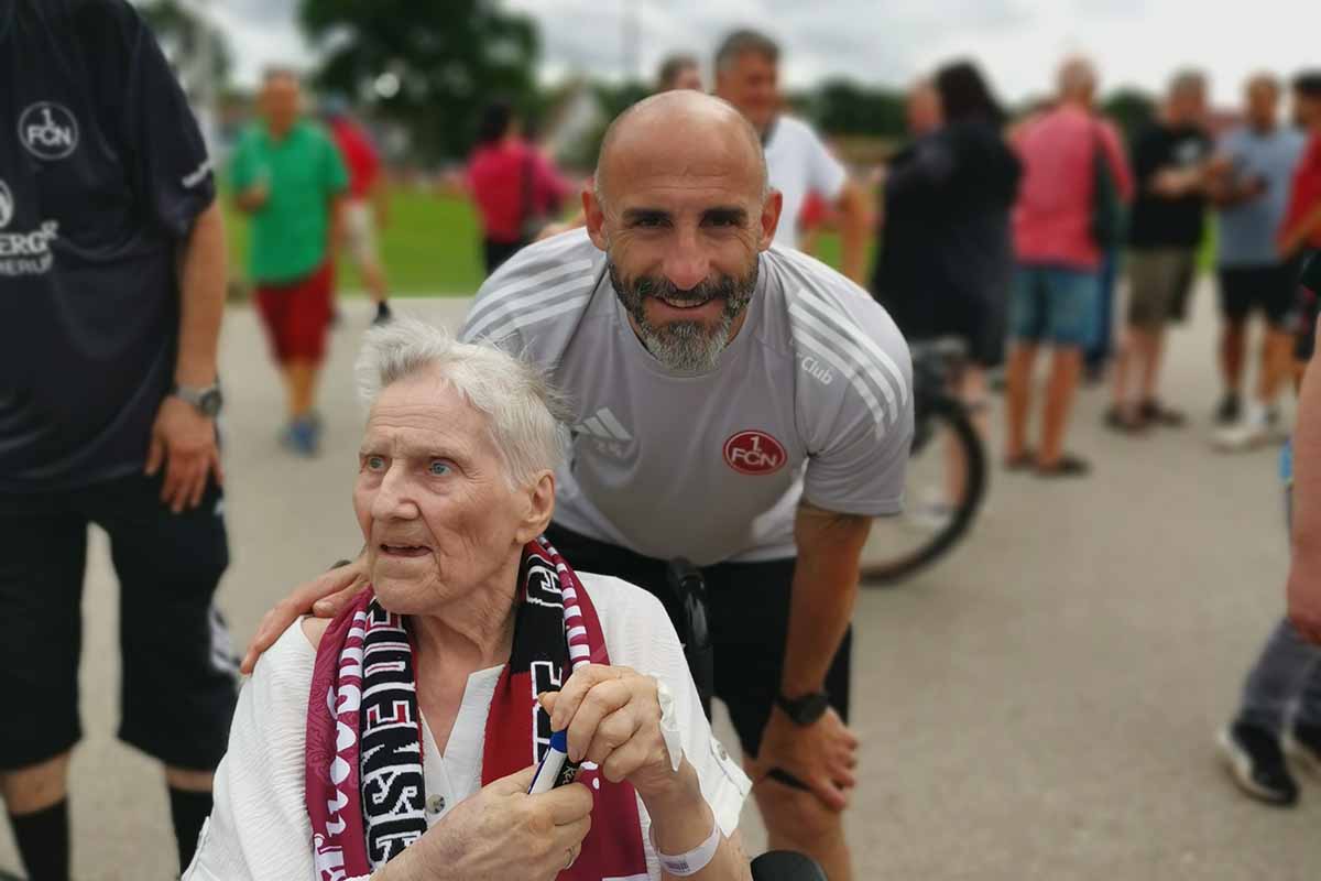 Noch einmal Javier Pinola treffen… 