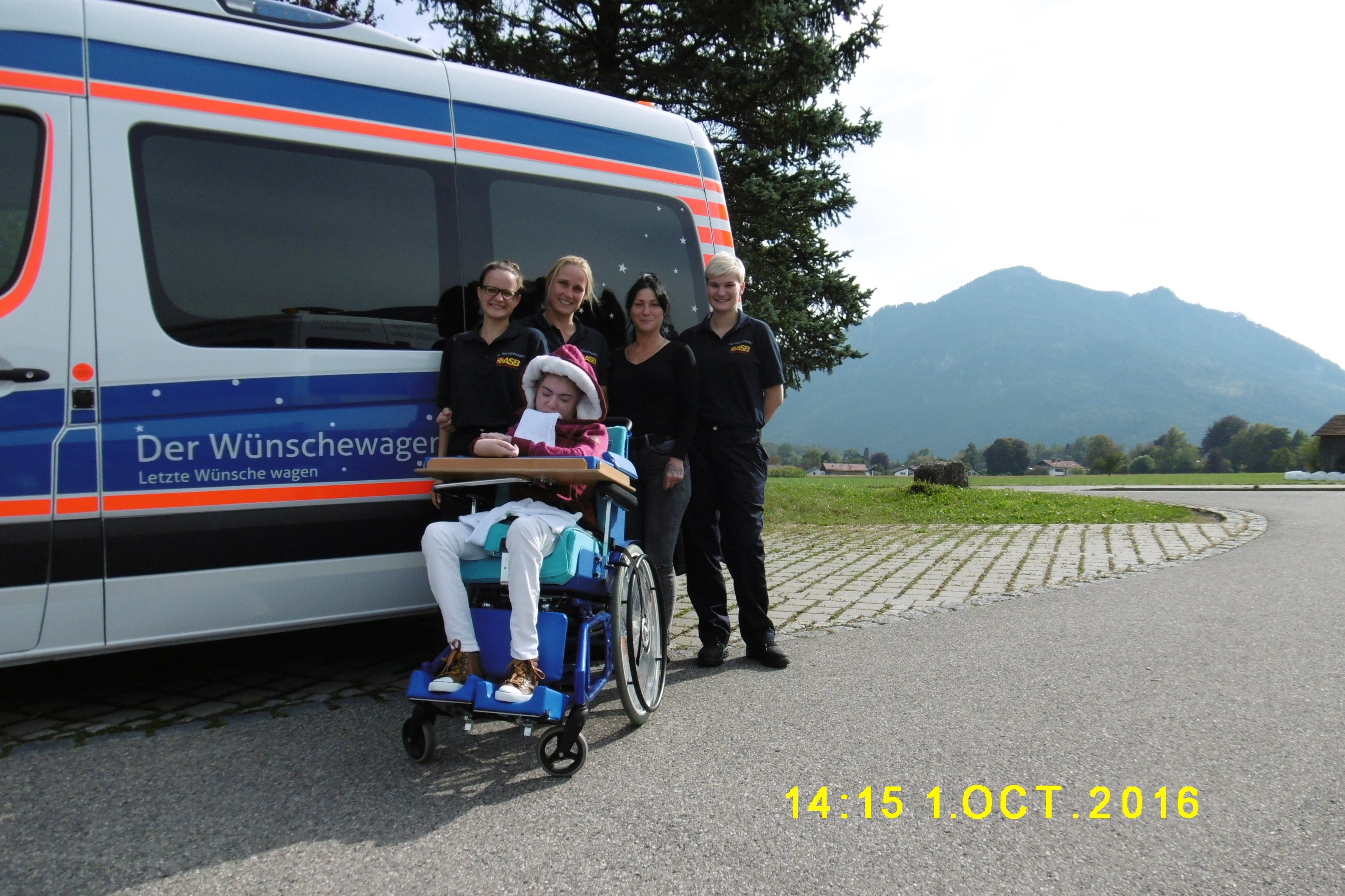 Im warmen Wasser der Therme entspannen