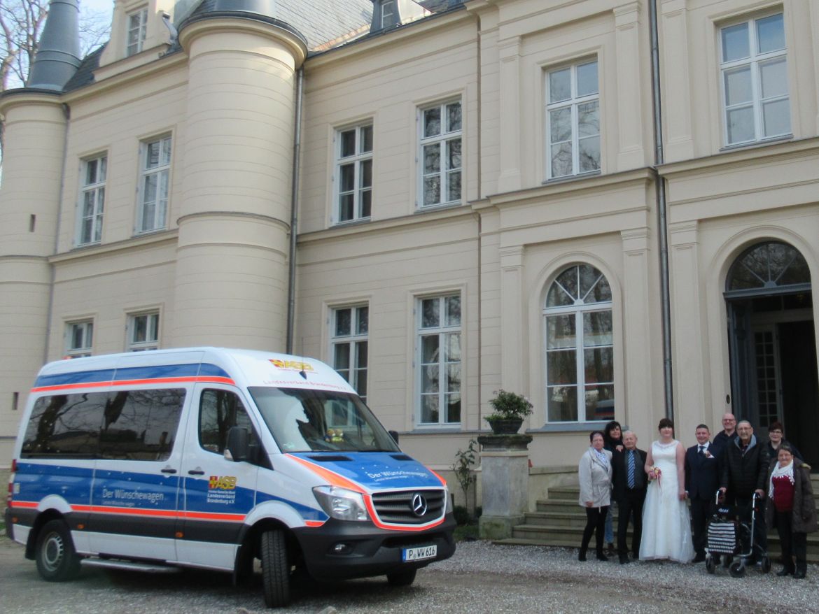 Wünshcewagen-Brandenburg-Hochzeit-des-Sohnes-Letzte-Wünsche-wagen-1.jpg