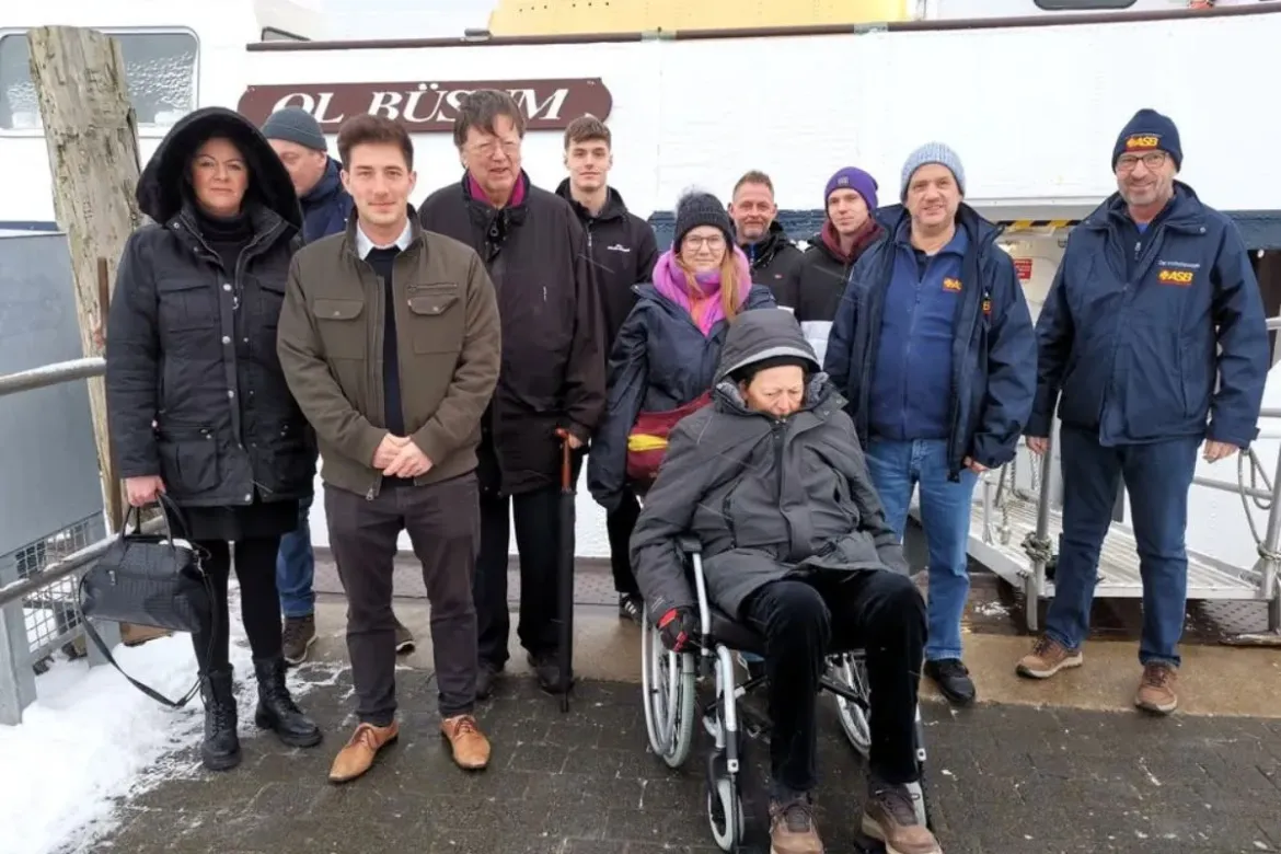 Achim mit Familie am Meer