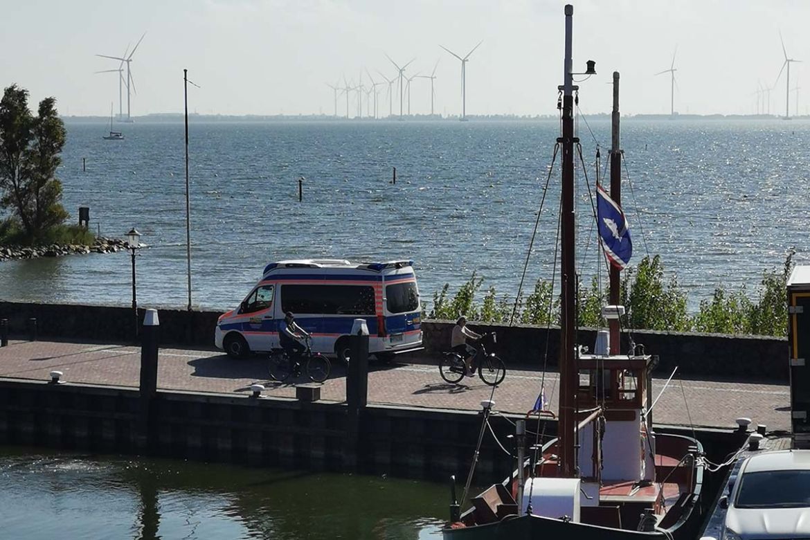 Wünschewagen am Hafen.jpg