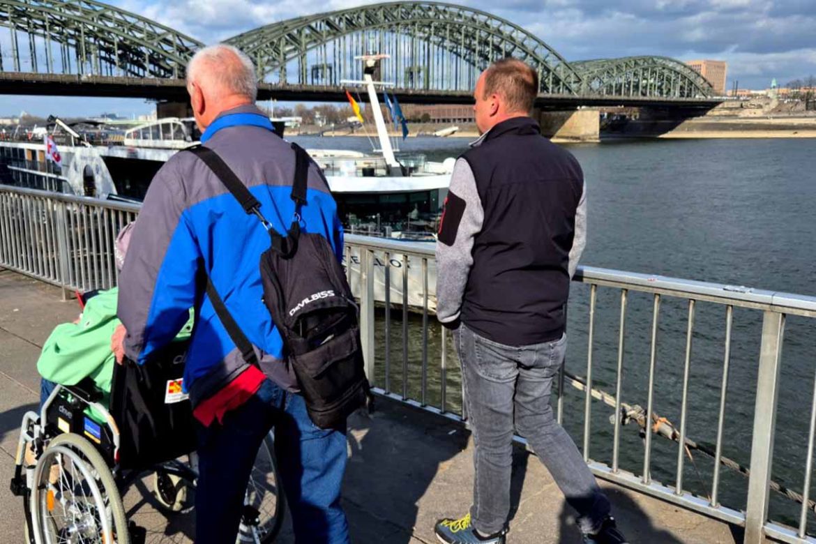 Über die Brücke.jpg