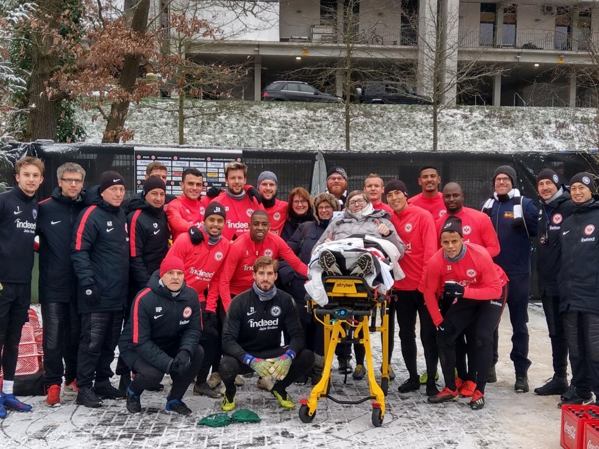 Wünshcewagen-Hessen-Eintracht-Frankfurt-Winter-Letzte-Wünsche-wagen-2.jpg