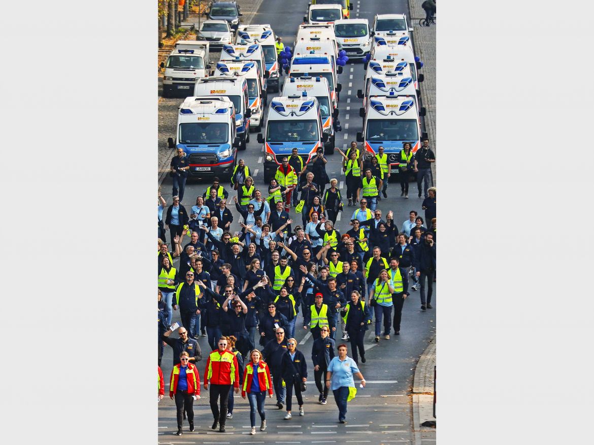 Wünschewagen-ASB-Letzte-Wünsche-wagen-Jens-Spahn-ulrich-Bauch-Sternfahrt-Brandenburger-Tor (5).jpg