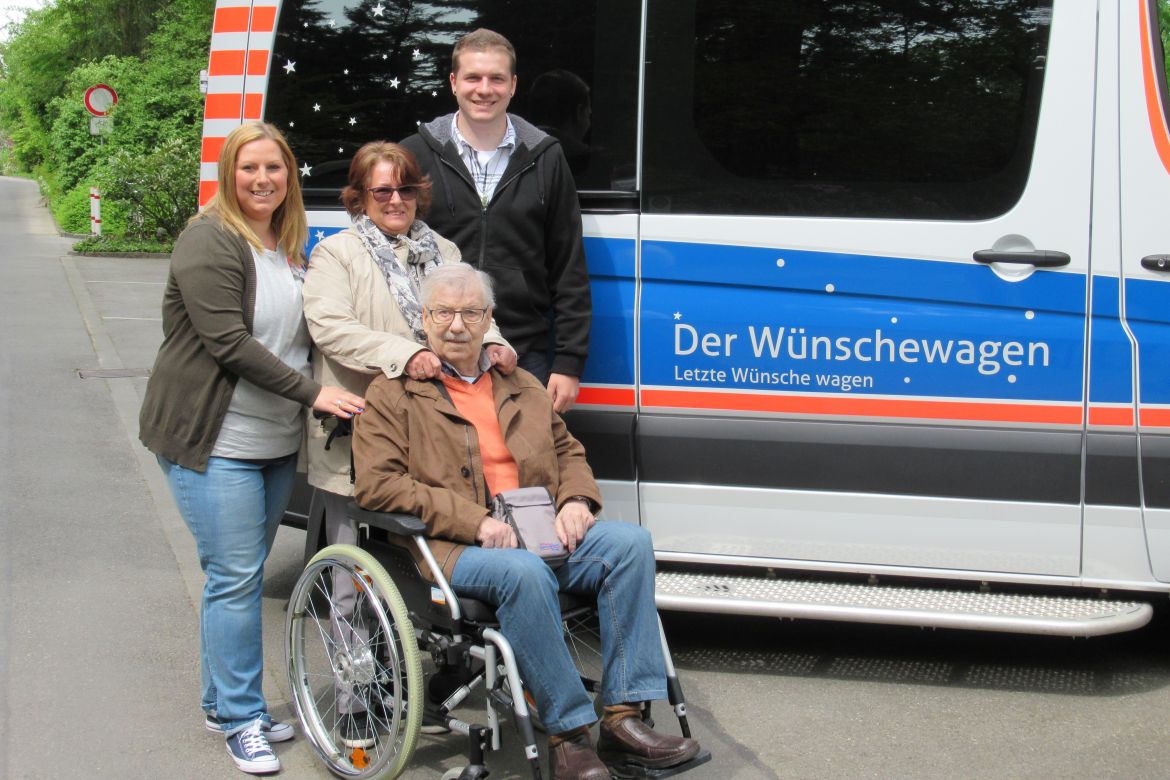 Wünschewagen-Ludwigsburg-Letzte-Wüncshe-wagen-Blumeninsel-Mainau.jpg