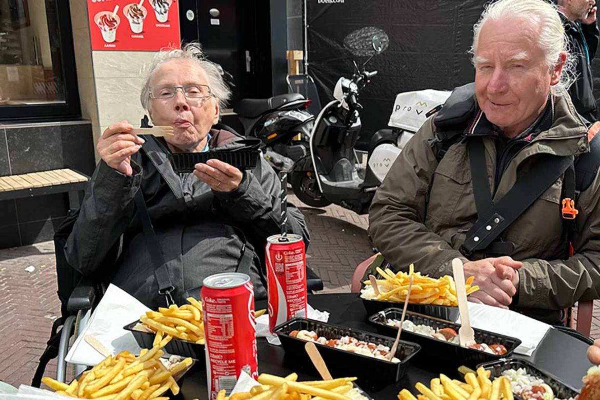 Pommes essen.jpg
