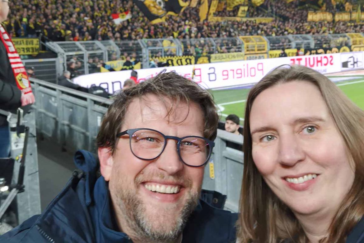 Fahrgast mit Begleitung.jpg