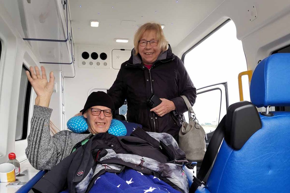 Im Wünschewagen.jpg