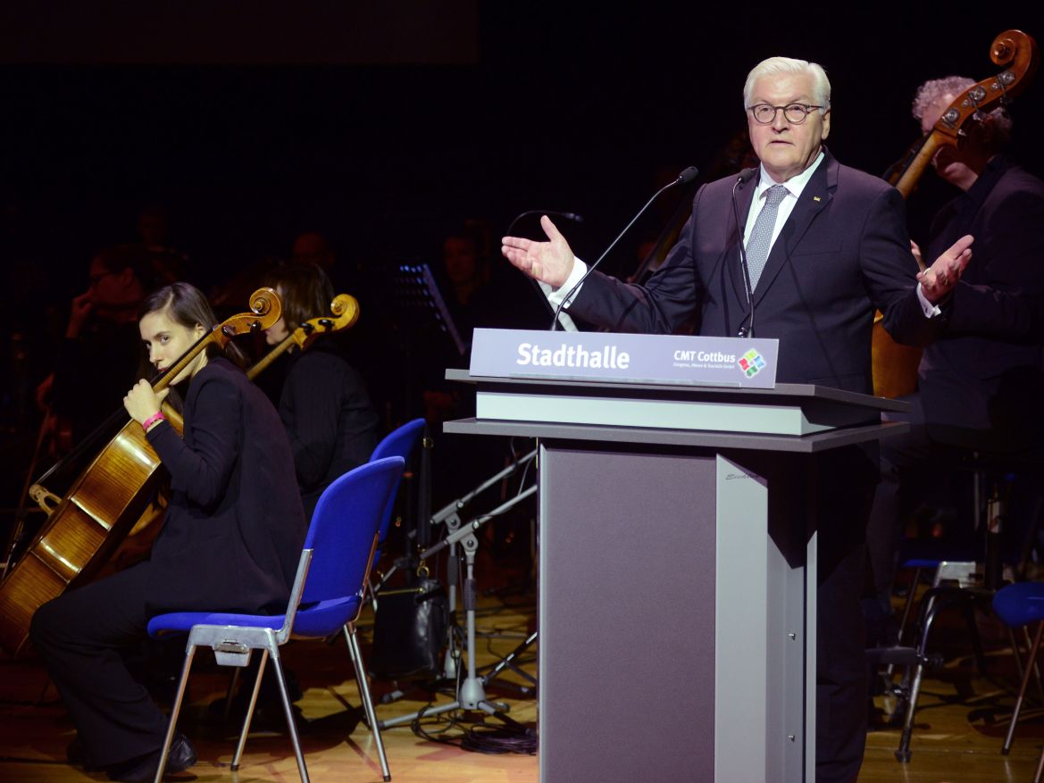 ASb-Benefizkonzert-Frank-Walter-Steinmeier-Wünschewagen-Aschenbrödel-Credit-Bundesregierung-Norbert-Millauer-7.jpg