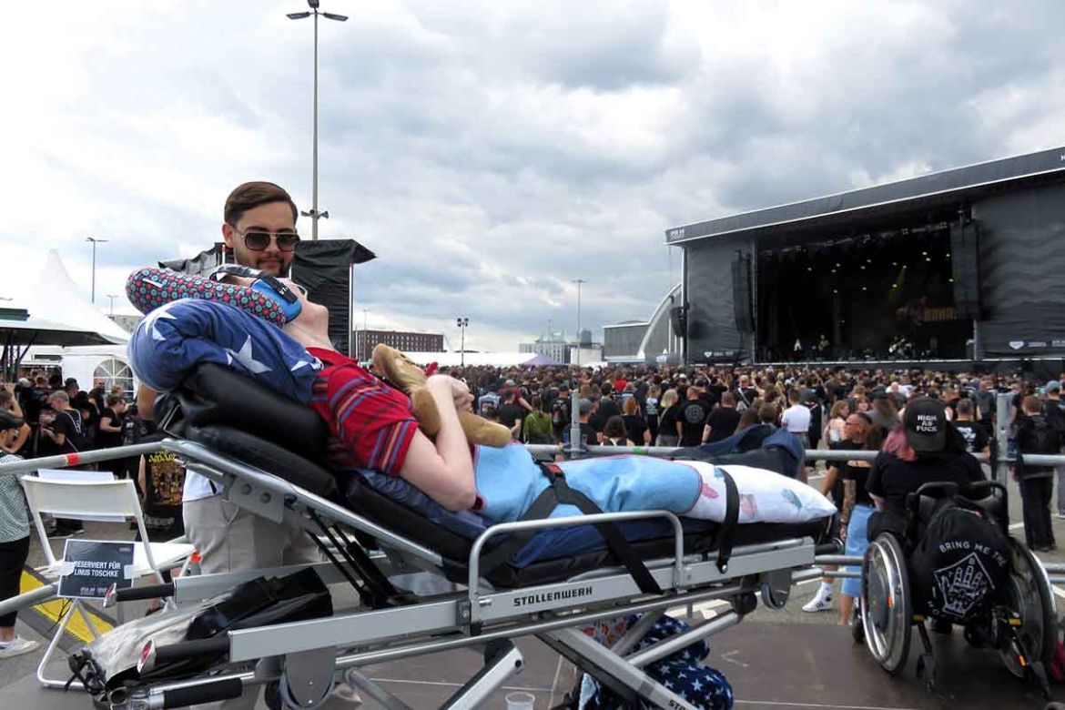 Fahrgast auf Festival.jpg