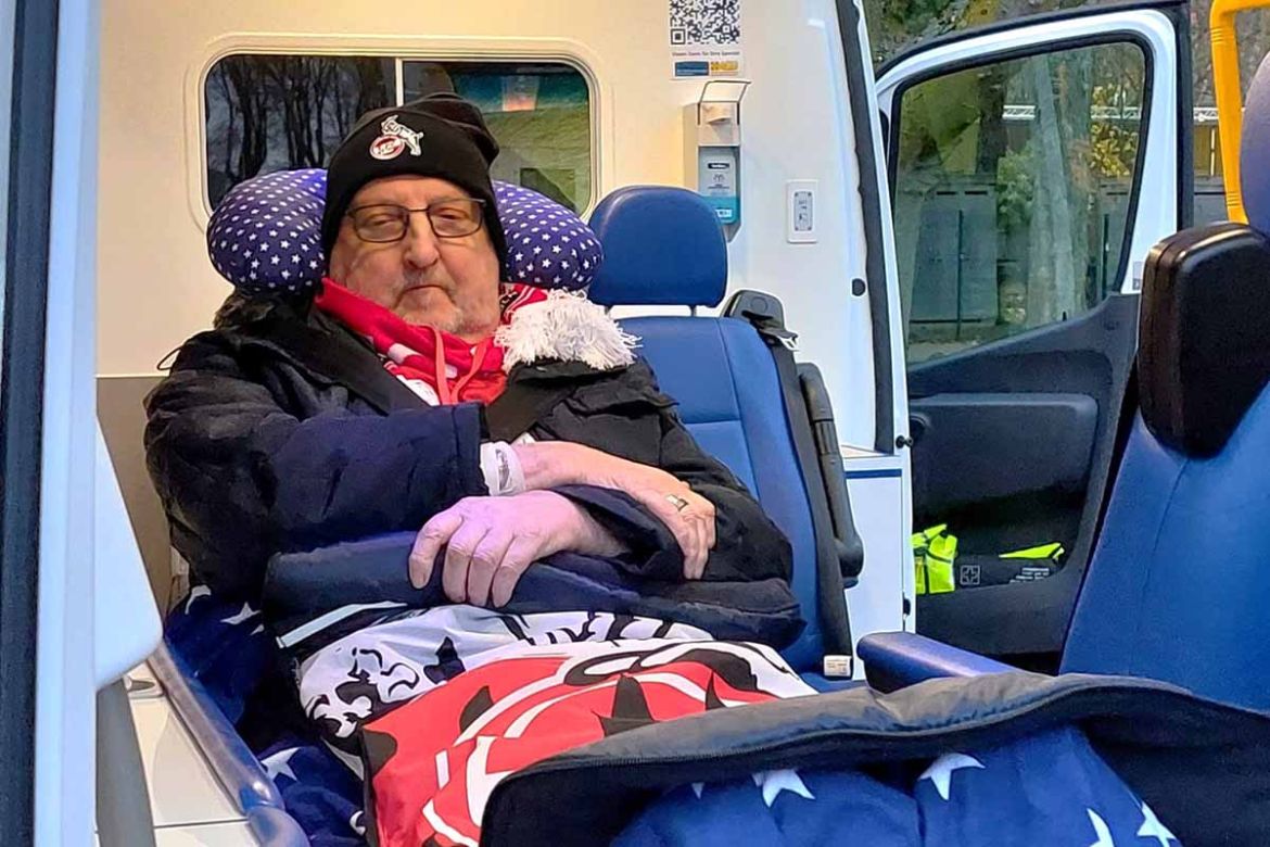 Fahrgast im Wünschewagen.jpg