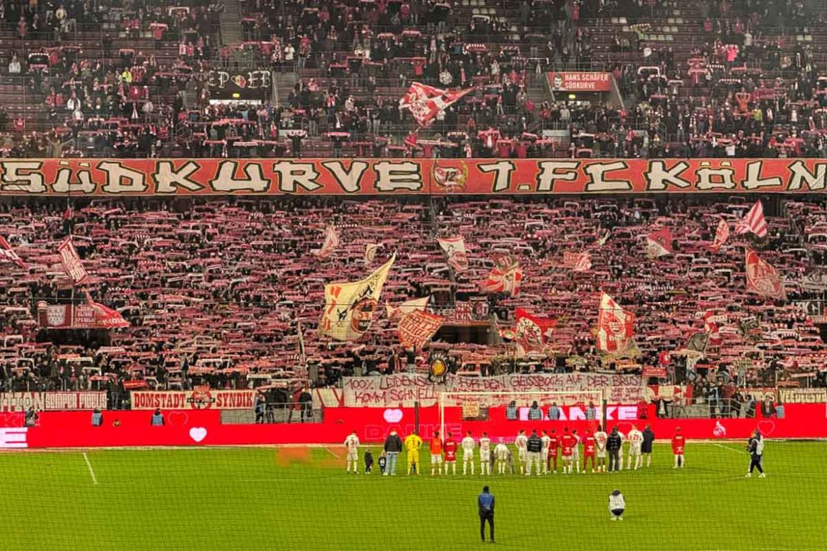 Südkurve 1.FC Köln.jpg