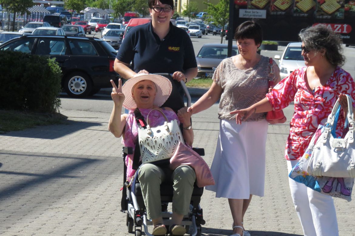 Wünschewagen-Schleswig-Holstein-Shopping-Letzte-Wünsche-wagen-2.jpg