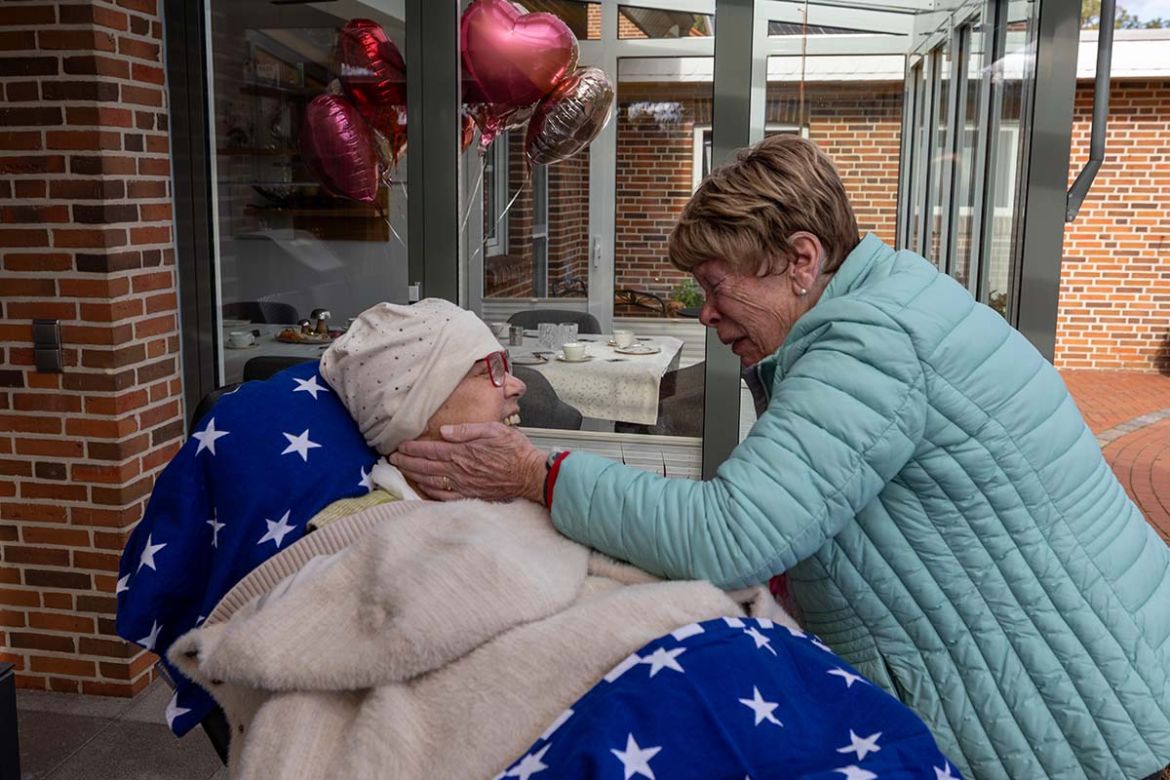 Fahrgast mit Freundin.jpg