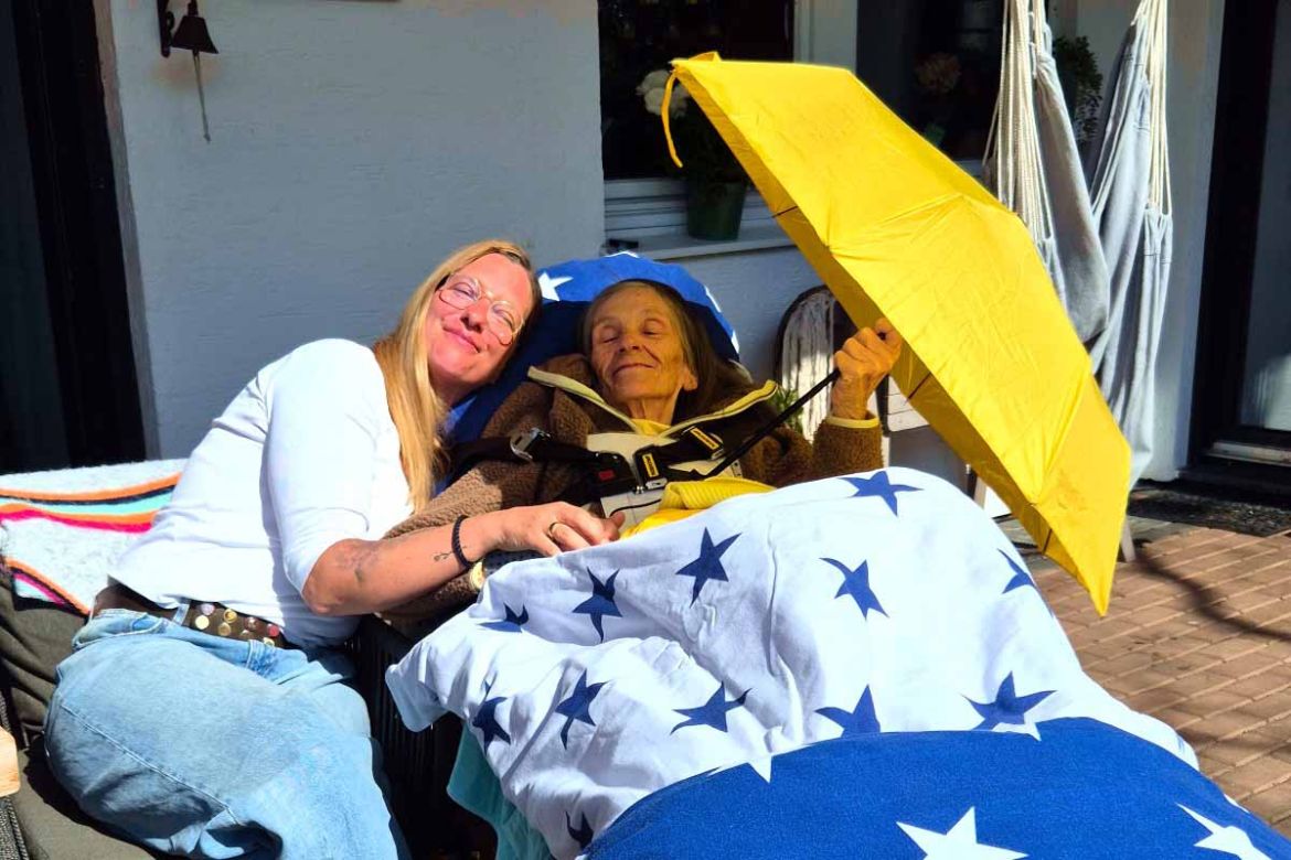Fahrgast mit Tochter.jpg