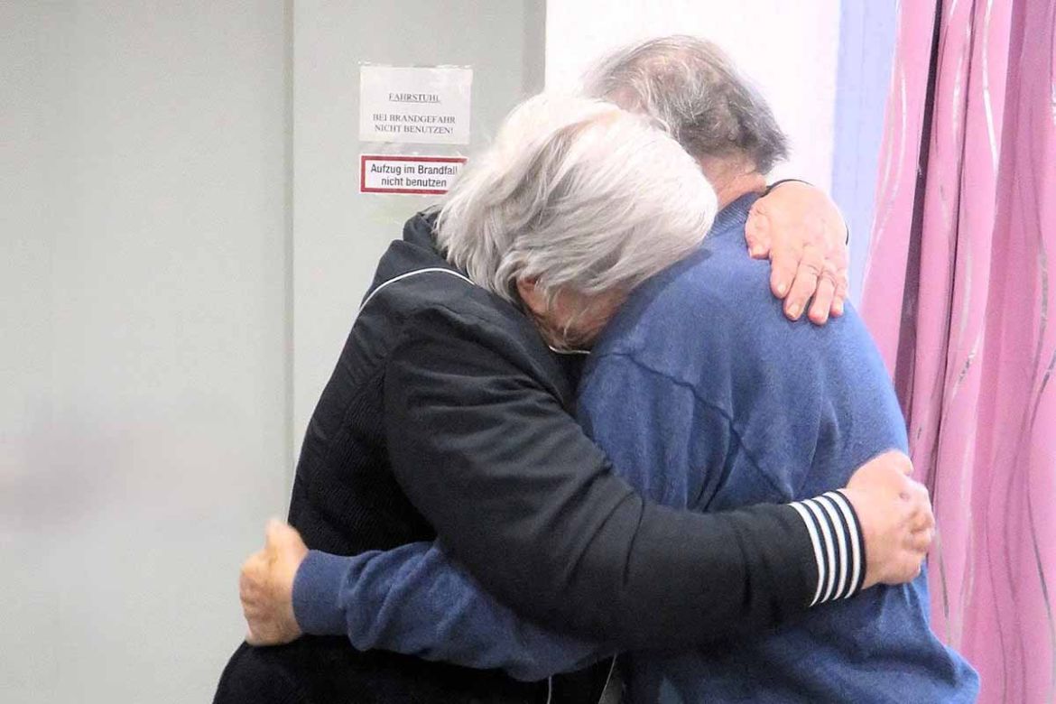 Umarmung mit Partner.jpg