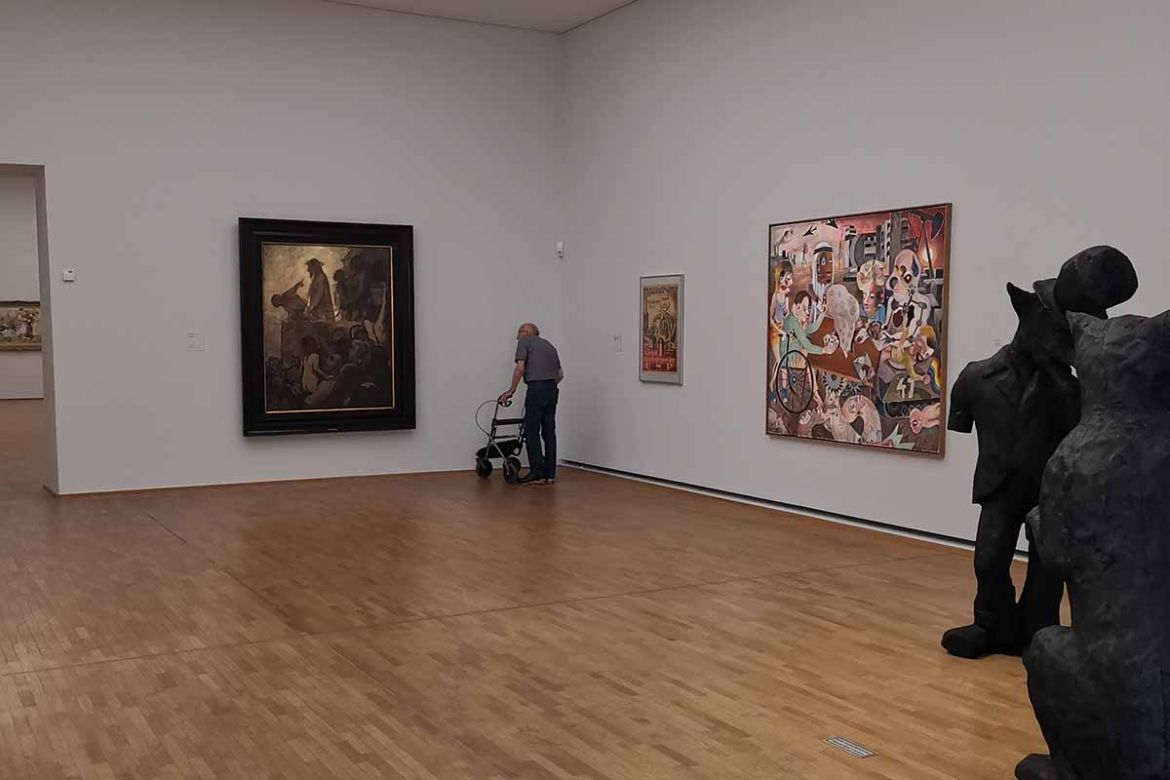 Museumshalle.jpg