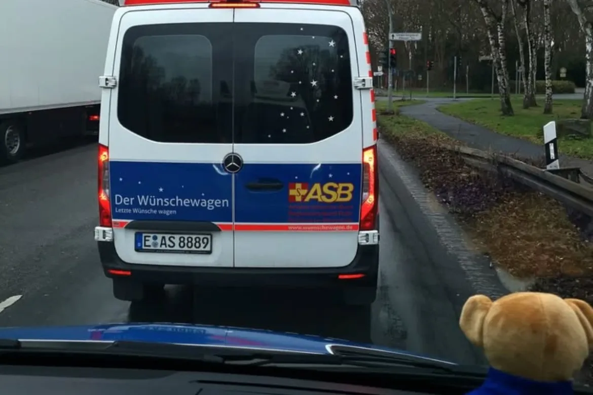 Mit dem ASB-Wünschewagen zur Show