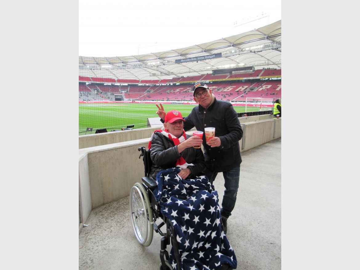 Wünschewagen-VfB-Stuttgart-Ludwigsburg-Letzte-Wünsche-wagen-2.jpg