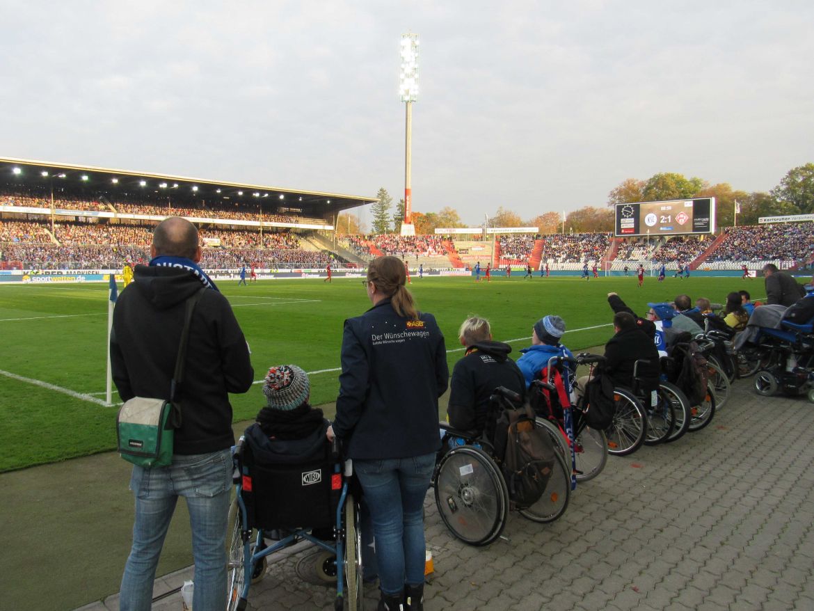 Wünschewagen-mannheim-Karlsruher-Wildparstadion-Letzte-Wünsche-wagen-2.jpg