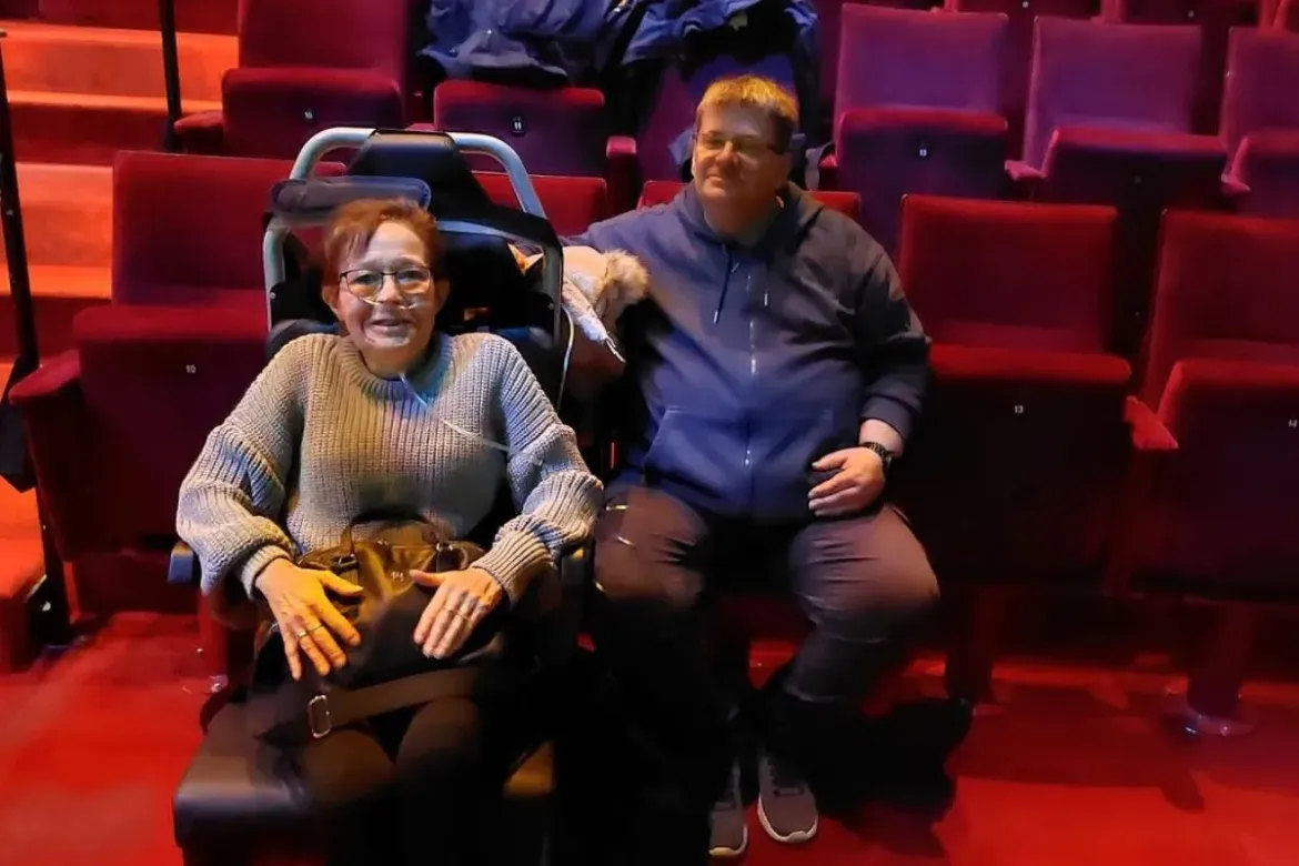 Silvia und ihr Ehemann im Theater