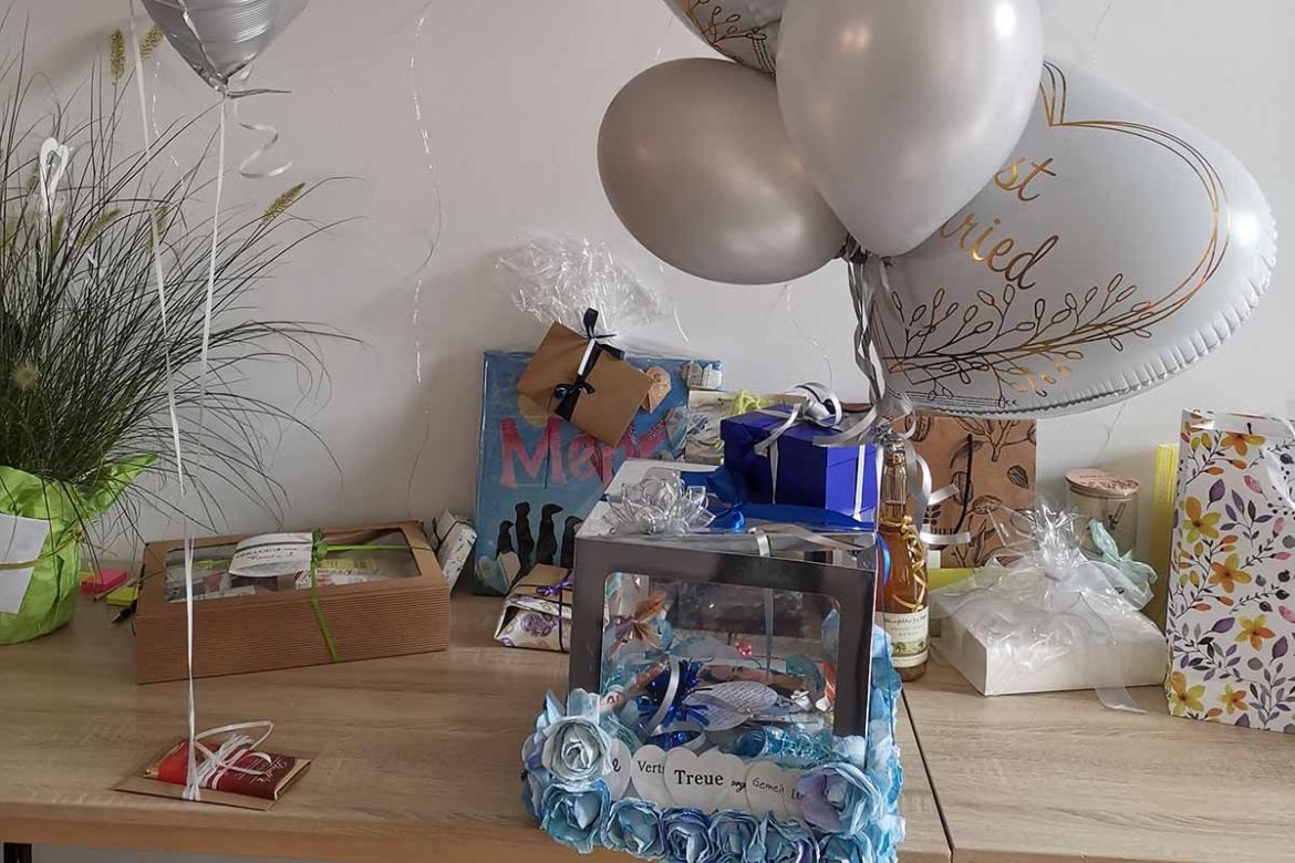 Geschenketisch.jpg