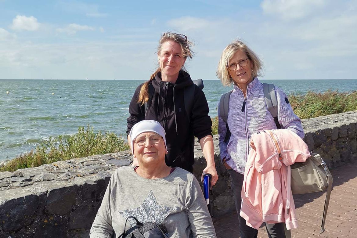 Fahrgast mit Begleitungen.jpg