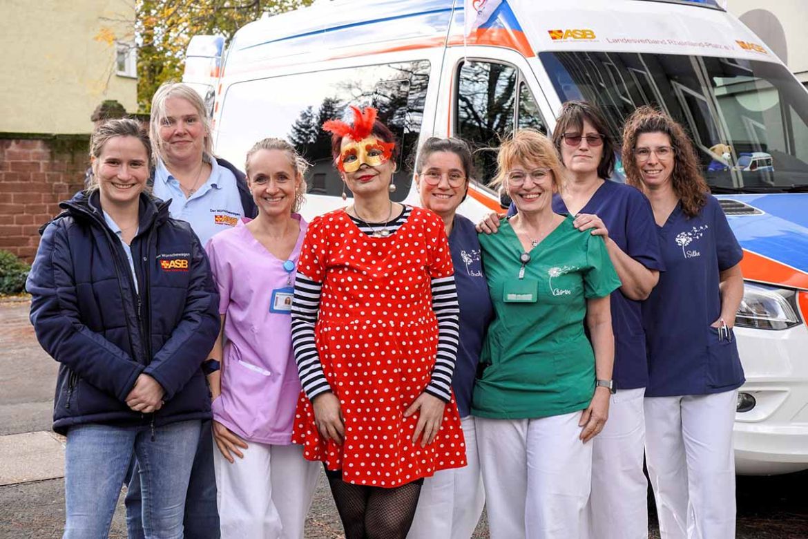 Gruppenfoto mit Braut.jpg