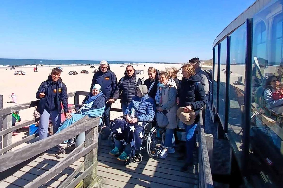 Gruppe auf dem Steg.jpg