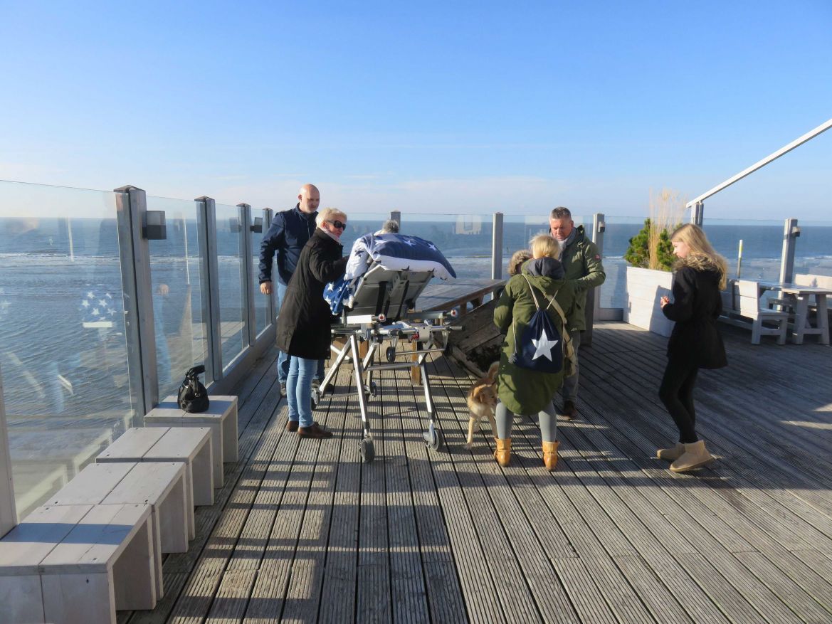 Wünschewagen-ASB-SChleswig-Holstein-St-Peter-Ording-Letzte-Wünsche-wagen-2.jpg