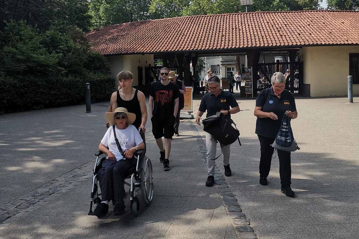 Gruppe läuft.jpg