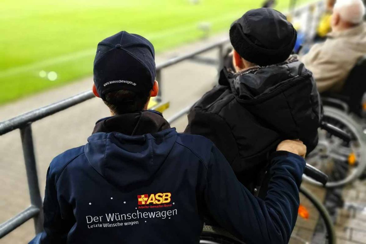 Blick aufs Spielfeld.jpg
