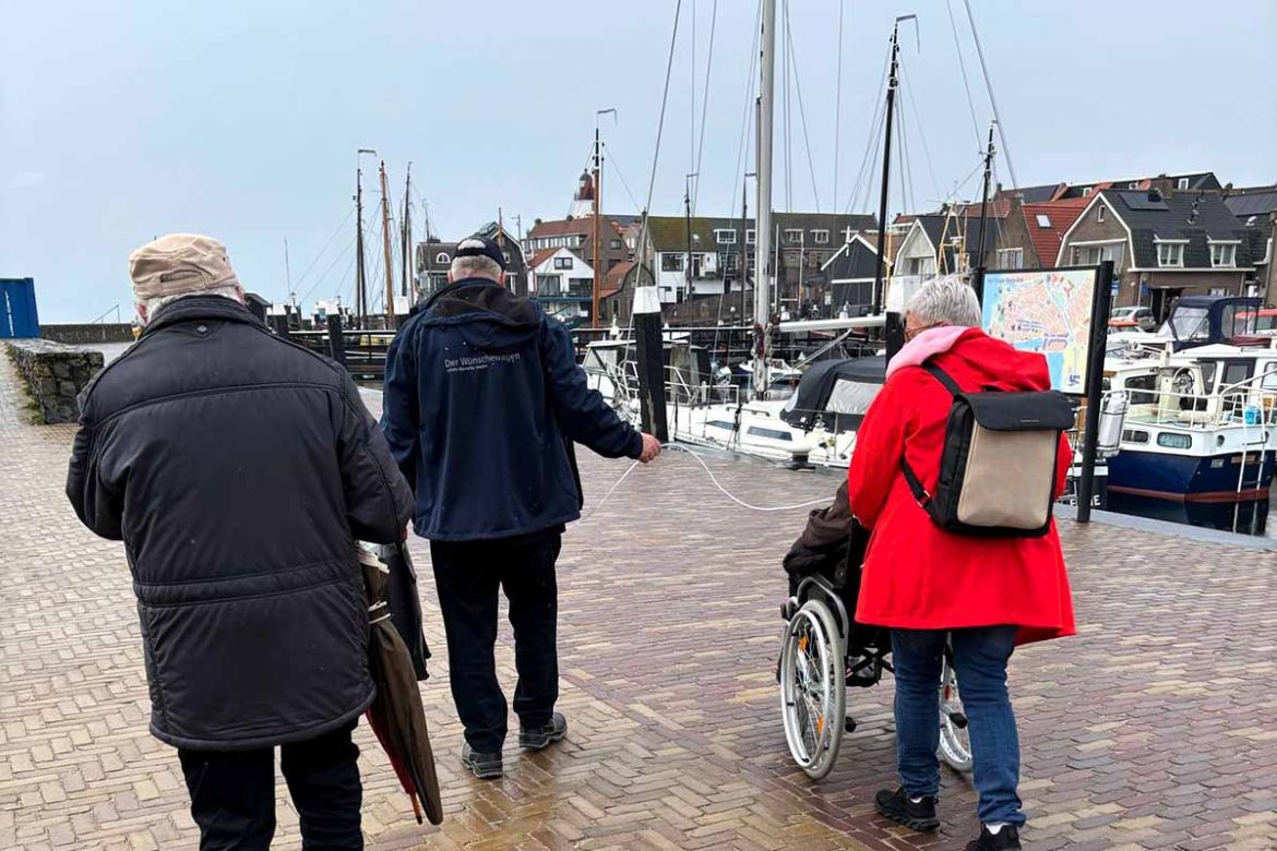 Am Pier spazieren.jpg