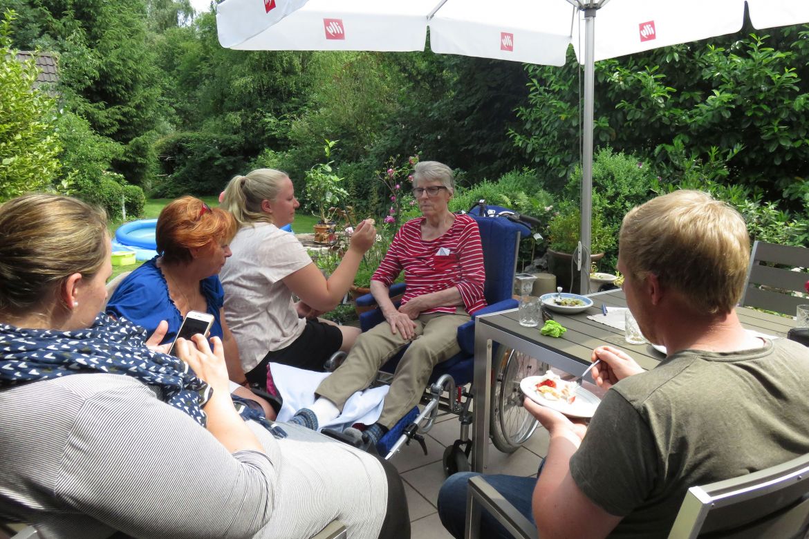 Wünschewagen-Schleswig-Holstein-Noch-einmal-in-den-Garten-Letzte-Wünsche-wagen-2.jpg