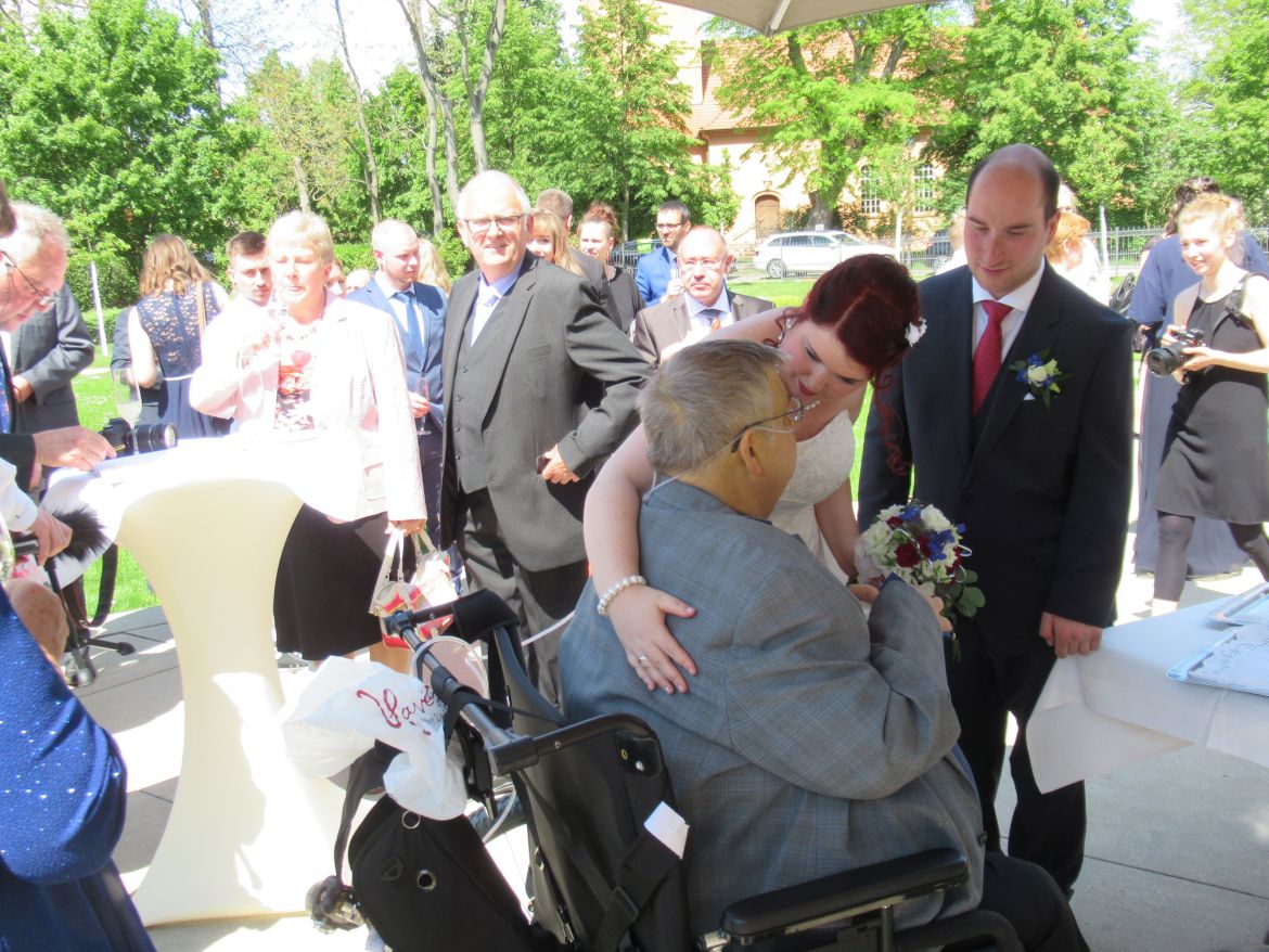 Wünschewagen-Brandenburg-Hochzeit-der-Tochter-Letzte-Wünsche-wagen-3.jpg