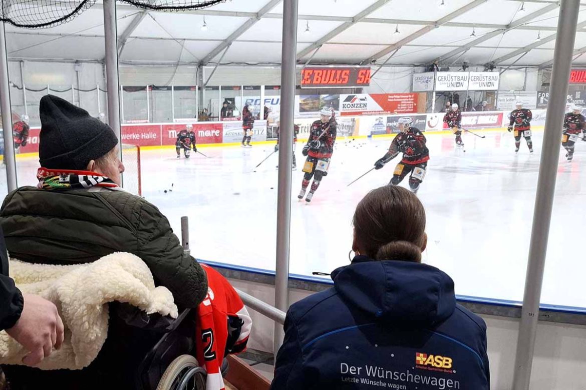Eishockeyfeld.jpg